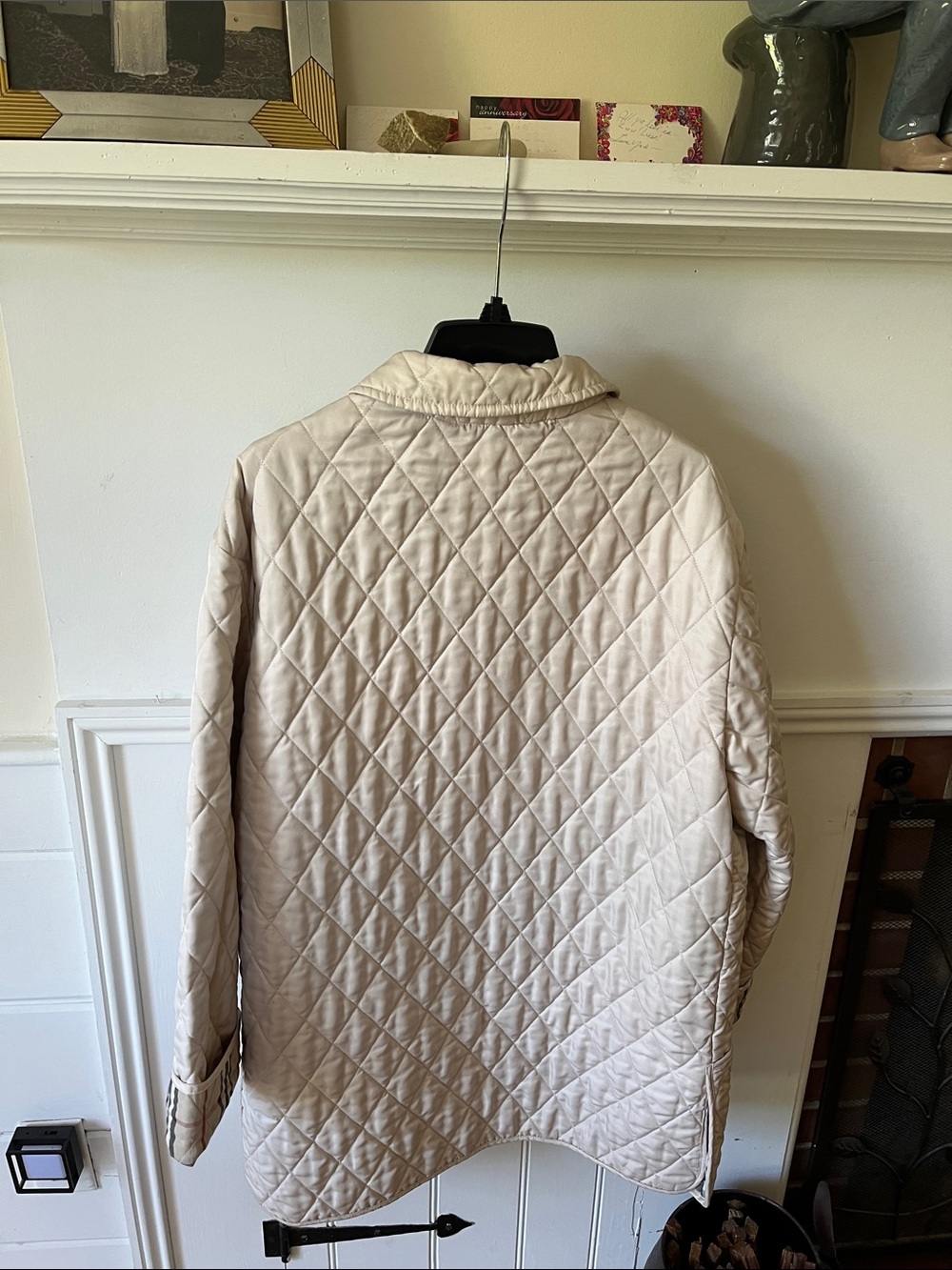 Burberry quilted tan jacket - Picture 2 of 7